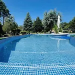 Lakepark Garden With Swimming Pool & Park Bekecs