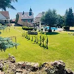 Lakepark Garden With Swimming Pool & Park
