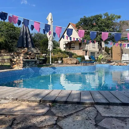Apartament Lakepark Garden With Swimming Pool & Park *
