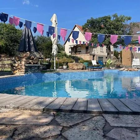 Lakepark Garden With Swimming Pool & Park Apartament *