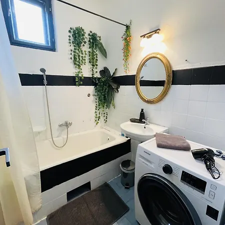 Lakepark Garden With Swimming Pool & Park Apartment *
