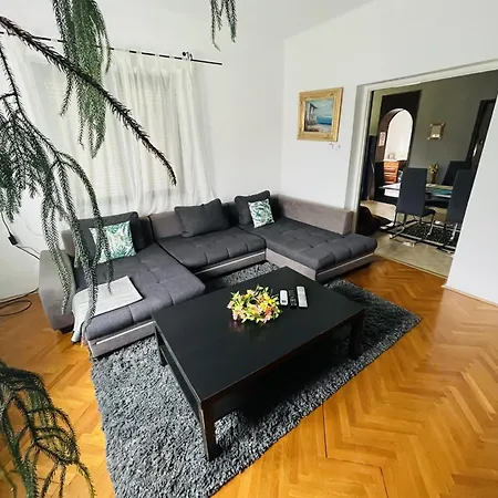 Apartment Lakepark Garden With Swimming Pool & Park Bekecs