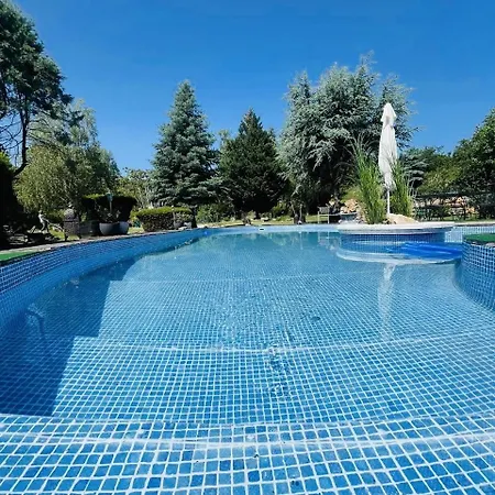 Lakepark Garden With Swimming Pool & Park Bekecs