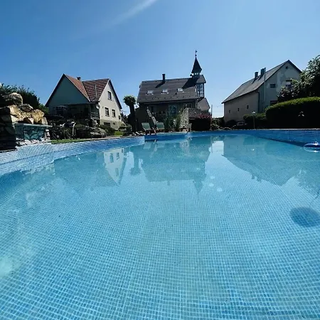 Lakepark Garden With Swimming Pool & Park