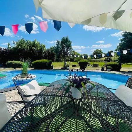 Lakepark Garden With Swimming Pool & Park Bekecs
