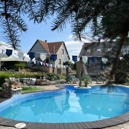 Lakepark Garden With Swimming Pool & Park