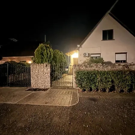 Lakepark Garden With Swimming Pool & Park