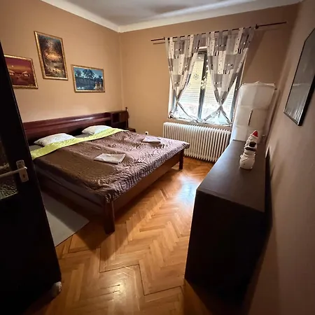Apartamento Lakepark Garden With Swimming Pool & Park Bekecs