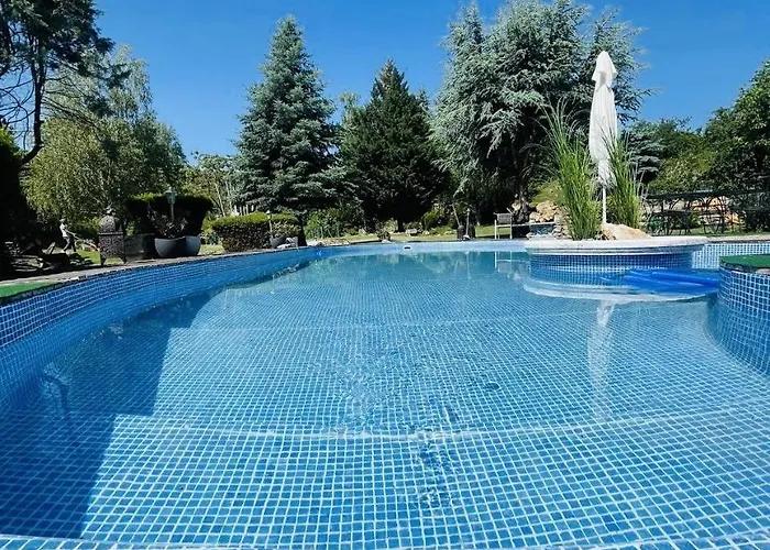 Lakepark Garden With Swimming Pool & Park Bekecs