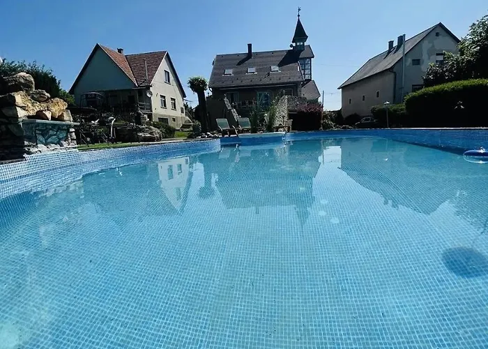 Lakepark Garden With Swimming Pool & Park