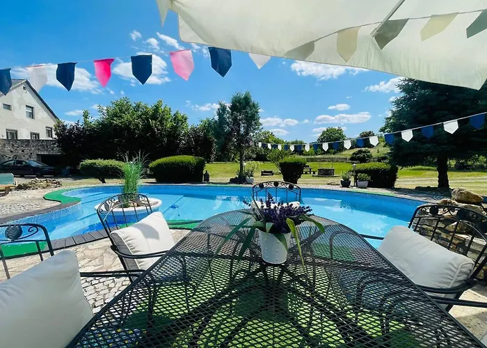 Lakepark Garden With Swimming Pool & Park Bekecs