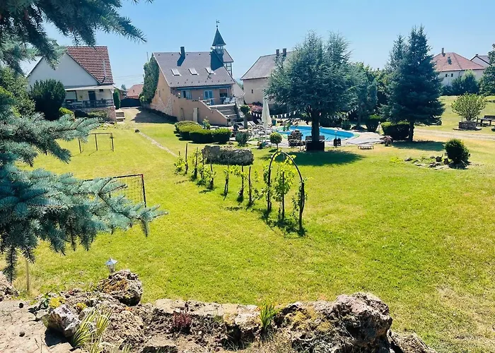 Lakepark Garden With Swimming Pool & Park