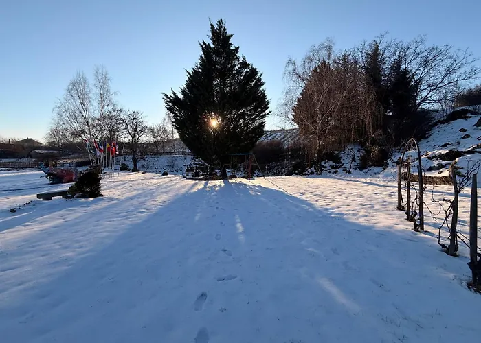 Lakepark Garden With Swimming Pool & Park Daire *